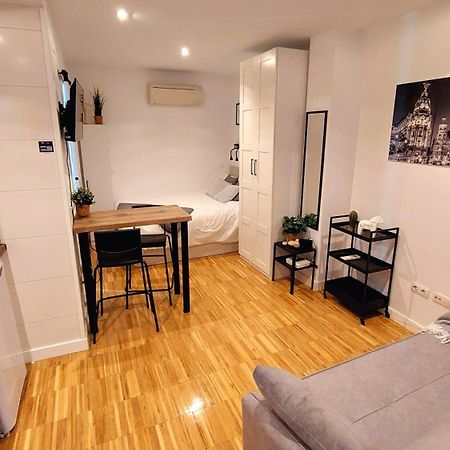 Apartamento Acogedor Estudio En Delicias By Bebalmy Madrid Exterior foto